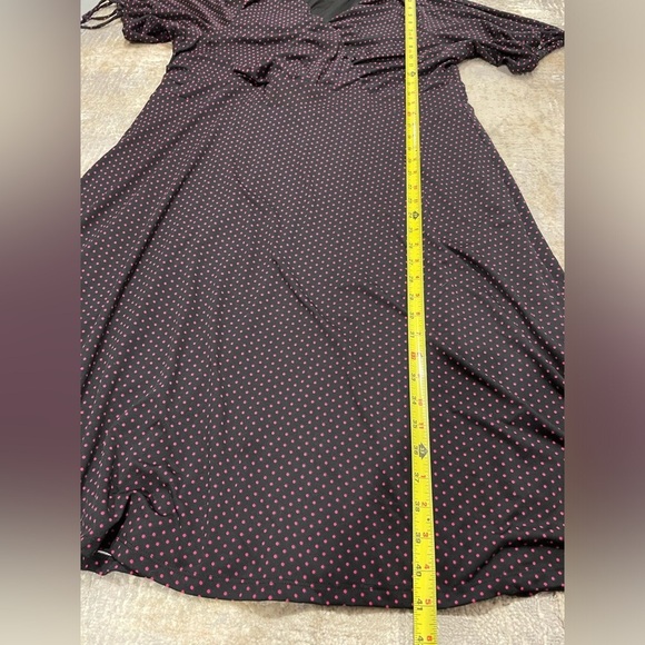 IGIGI Polka Dot Dress Size 18/20 Pink & Black Short Sleeves V-Neck Knee Length - Picture 8 of 9